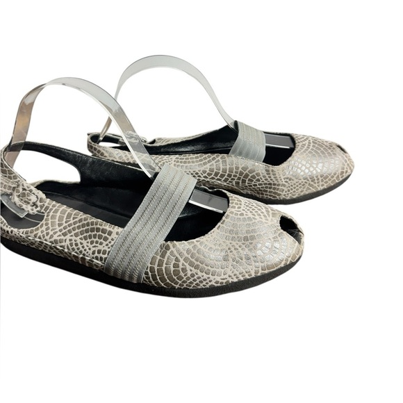Thierry Rabotin Silver Patterned Peep Toe Flats - Picture 2 of 11